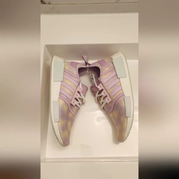 Adidas Originals NMD_R1 Girls' Grade School - Picture 9 of 16